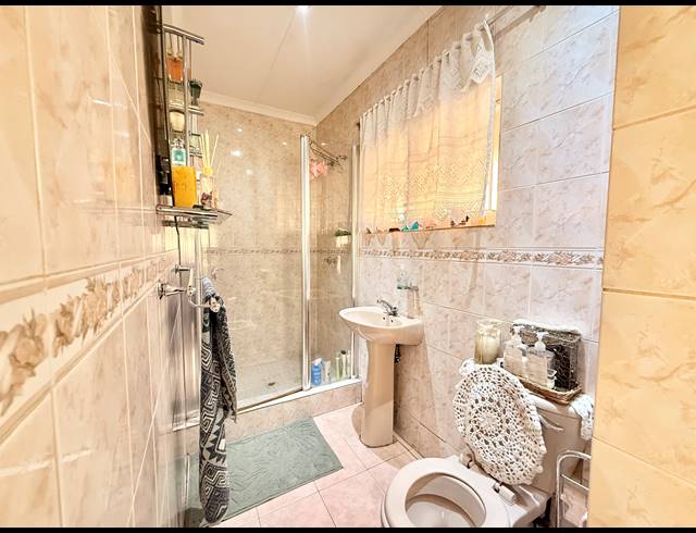 4 BEDROOM FREESTANDING FOR SALE IN KHARWASTAN